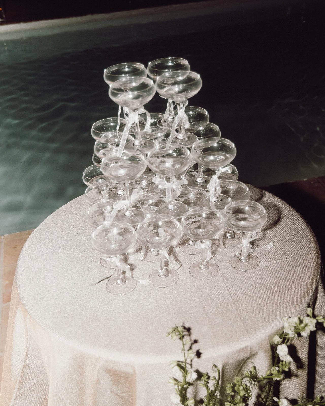 torre de copas de champagne